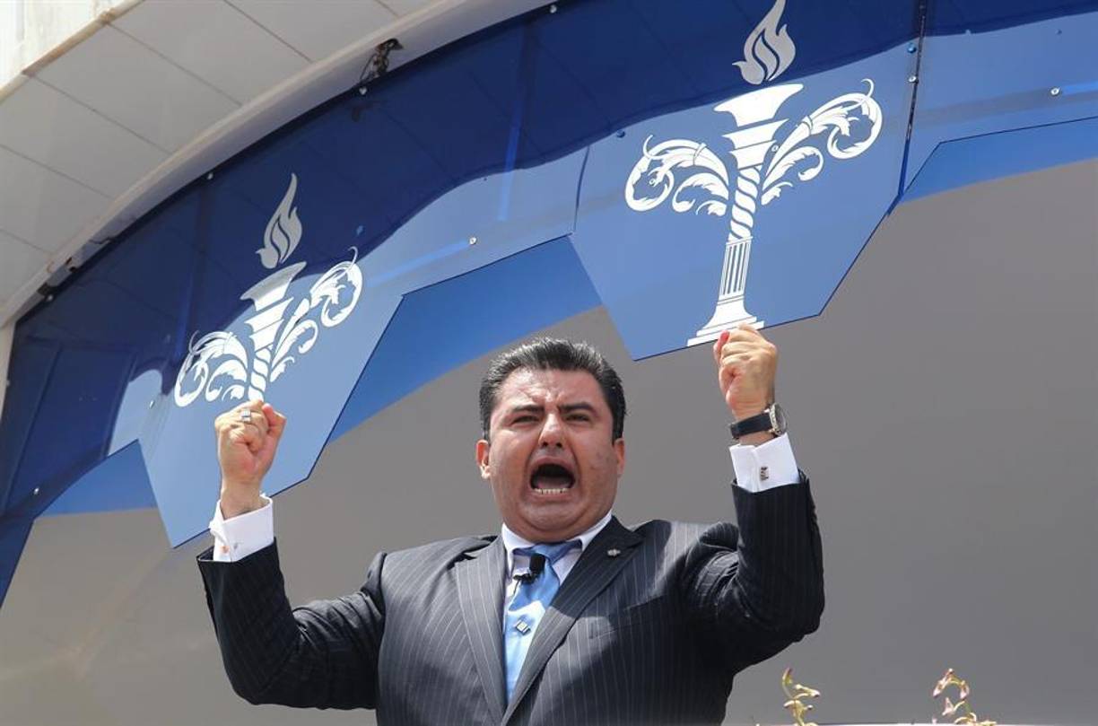 Exintegrantes de La Luz del Mundo expresaron este martes su indignación frente al acuerdo de culpabilidad que la Fiscalía de California (EE.UU.) hizo con el líder de la iglesia Naasón Joaquín García, y advirtieron sobre el “peligro” que significa el trato para los denunciantes.