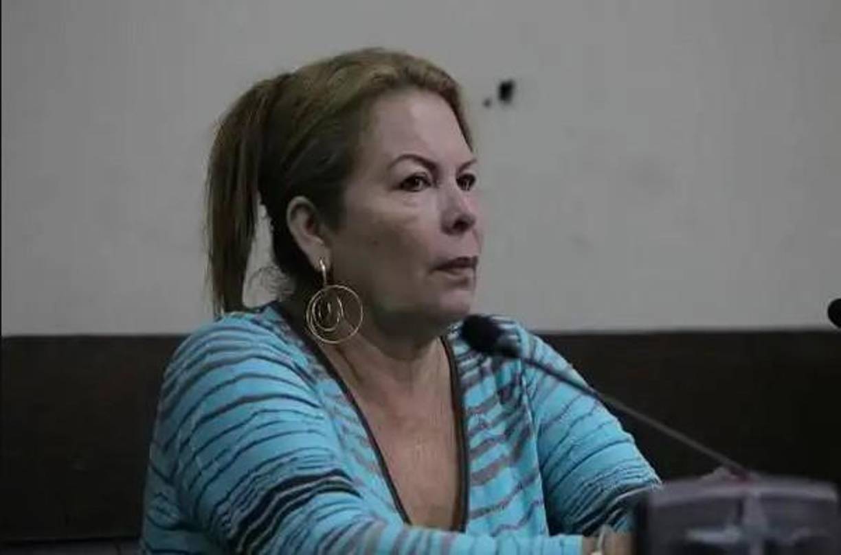 Un día, Sebastiana se enfrentó a un jefe narco. En 2008, la mujer había hecho un trato de compra-venta de drogas con un traficante mexicano. Un socio, llamado Waldemar Lorenzana, le sirvió de enlace para 400 kilos de cocaína. Sebastiana le pagó por adelantados tres millones de dólares, pero nunca vio la mercancía. Fue estafada. 