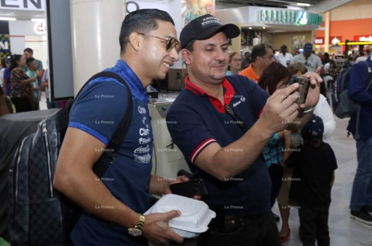 El lateral Emilio Izaguirre fue uno de los más solicitados.