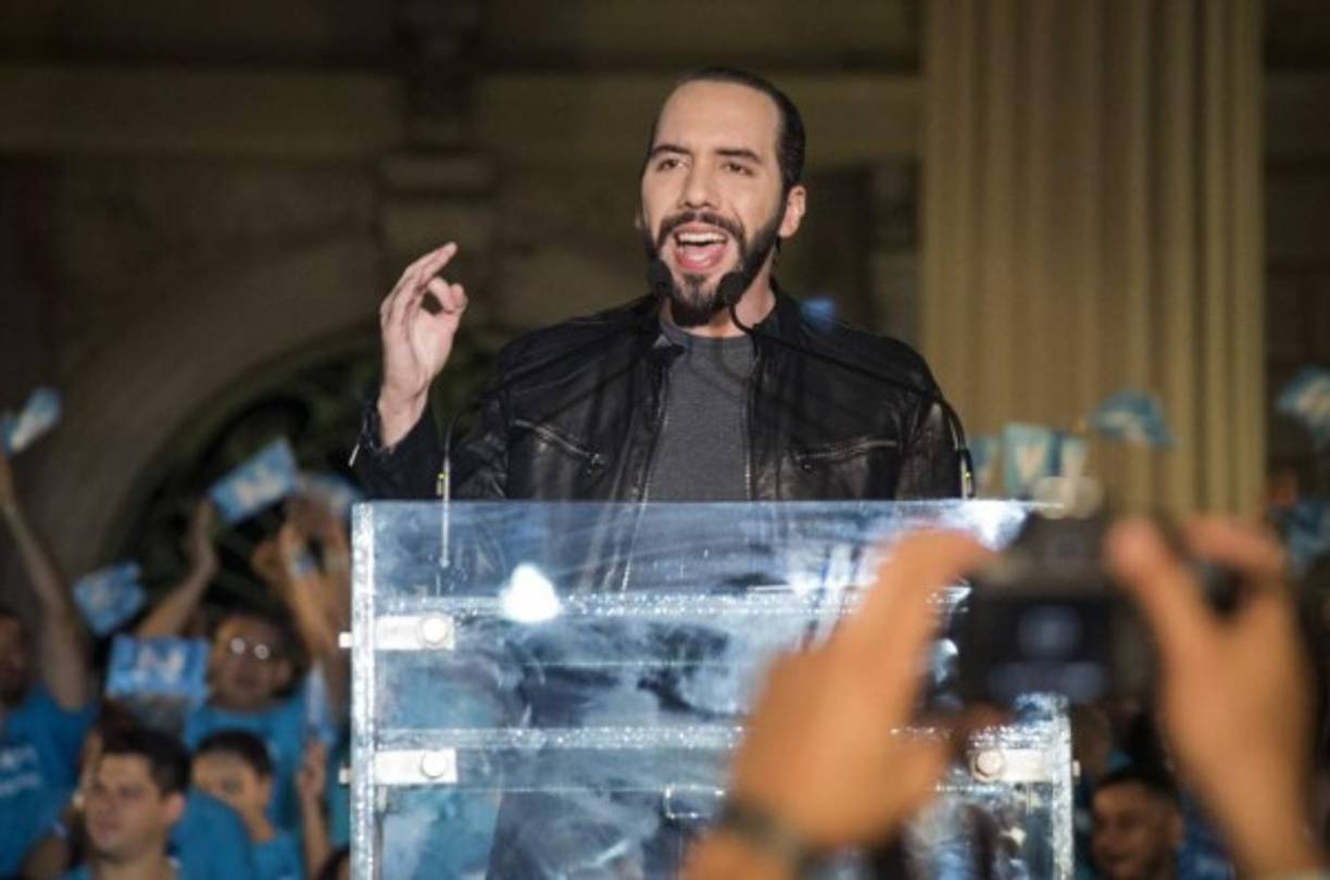 'Esta batalla (electoral) es por cada salvadoreño que ha sido ignorado y abandonado por los gobiernos de turno; por cada salvadoreño que le tocó migrar y dejar todo atrás', reflexionó Nayib el pasado domingo durante el cierre de la campaña electoral.