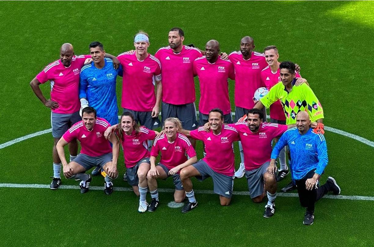 David Suazo participa de la FIFA Legends Cup, un evento que reúne a figuras históricas del fútbol.