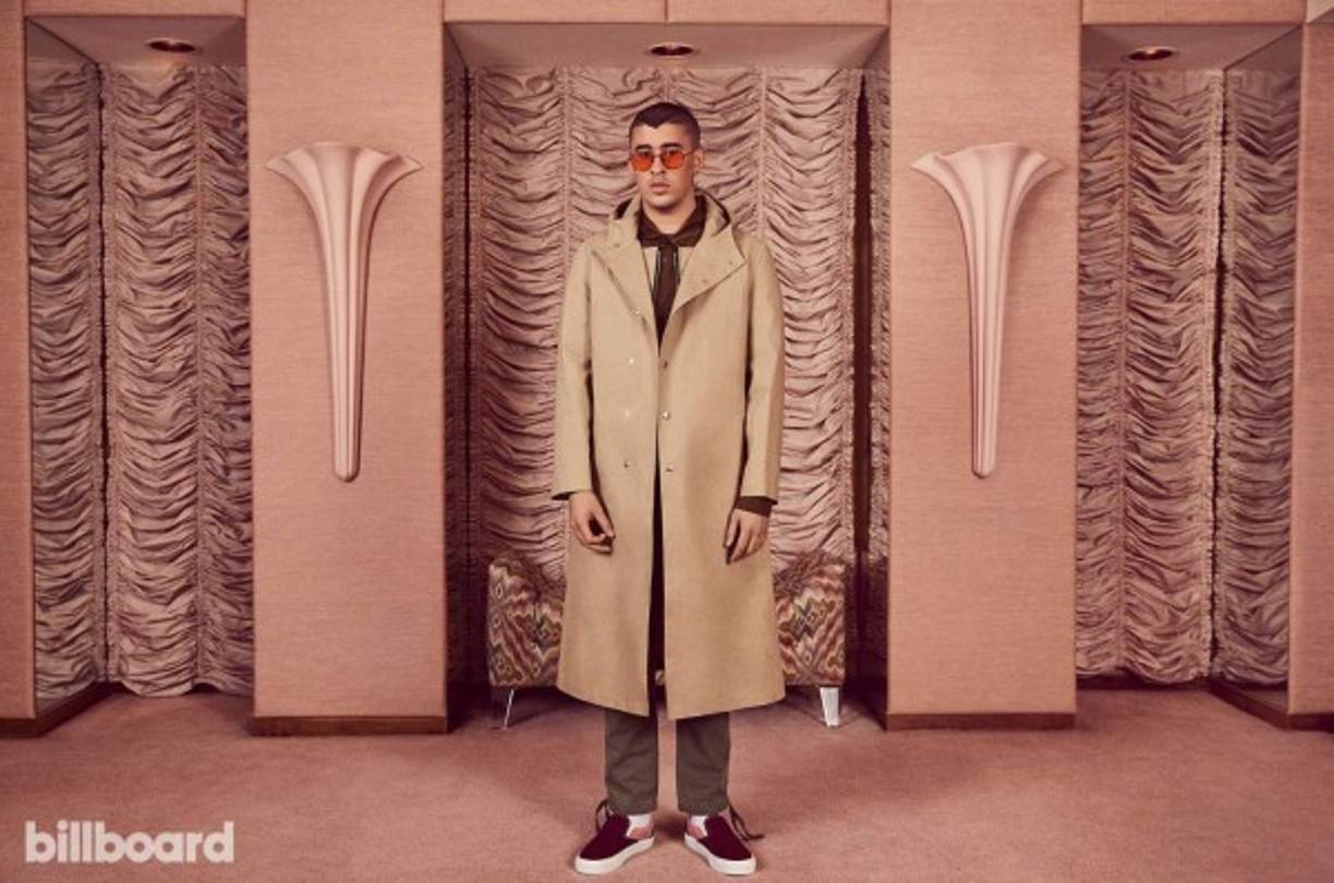 La revista remarcó que Bad Bunny debutó a finales de diciembre con el disco X100PRE (pronunciado Por Siempre , o Forever), álbum muy aclamado por la crítica, que alcanzó el puesto número 11 en el Billboard 200 a principios de enero y aún no ha salido del top 20.