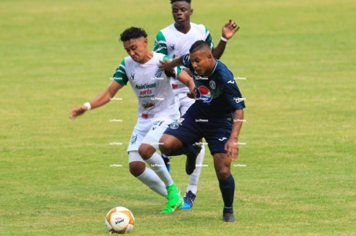El mediocampista Óscar Salas hizo su debut con la camiseta del Motagua en la Liga Nacional. Ingresó en la segunda parte por Walter Martínez.