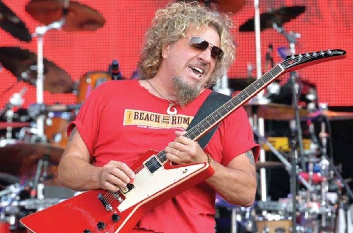 <br/>1. Sammy Hagar, vocalista de Van Halen<br/><br/>Este rockero estadounidense Sammy Hagar afirmó en una entrevista a MTV, en 2011, que fue secuestrado por un grupo de extraterrestres. <br/> <br/>'Dentro de la nave había dos criaturas que estaban conectadas a mí. Llegaron a descargar algo de mi cerebro o tal vez, subieron algo información allí', apuntaba Hagar. El rockero asegura tener frecuentemente relación con ellos debido a la antena que le instalaron en la cabeza.