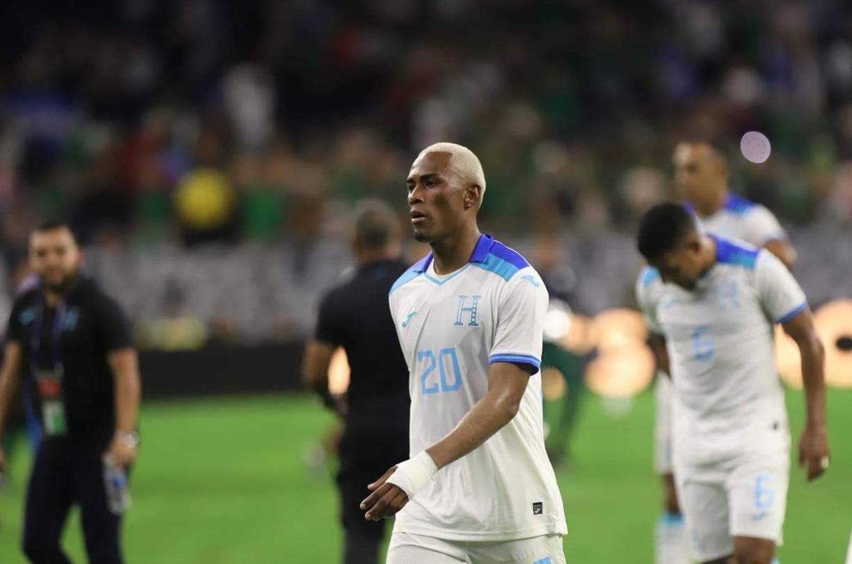Tras el pitazo final, la tristeza se vio reflejada en el rostro de los jugadores de la Selección de Honduras.