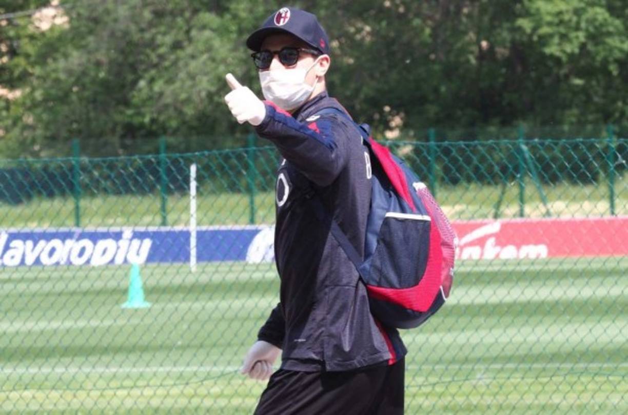 Tras 55 días de confinamiento para contener el coronavirus, Italia ha empezado la denominada Fase 2, la de convivencia con esta enfermedad, y, tras el visto bueno del Ministerio del Interior, algunos futbolistas de Italia ya han vuelto a pisar el césped. Fotos EFE, AFP y Juventus.com<br/>