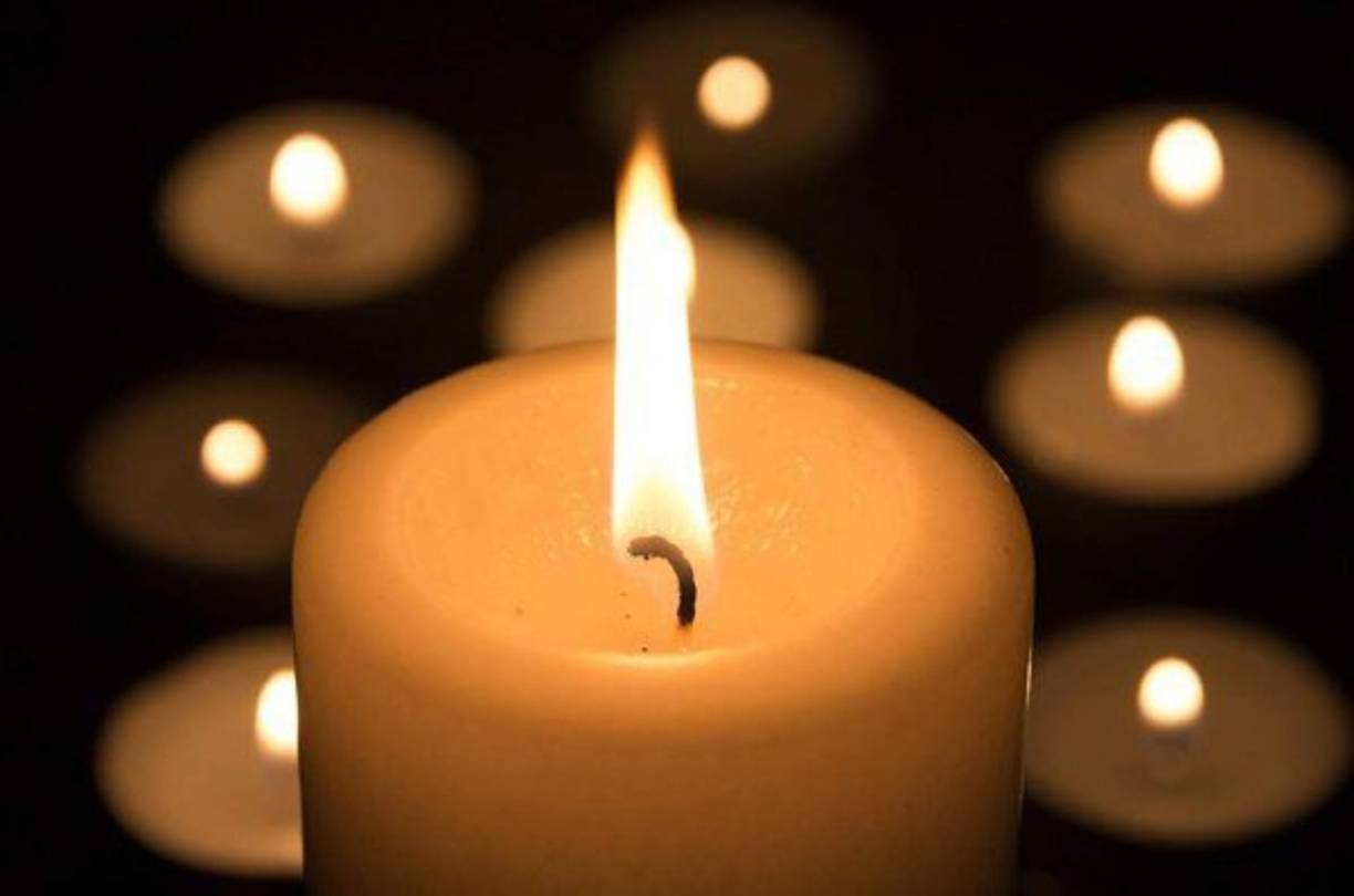 Encender una vela de color blanco atrae la buena suerte.