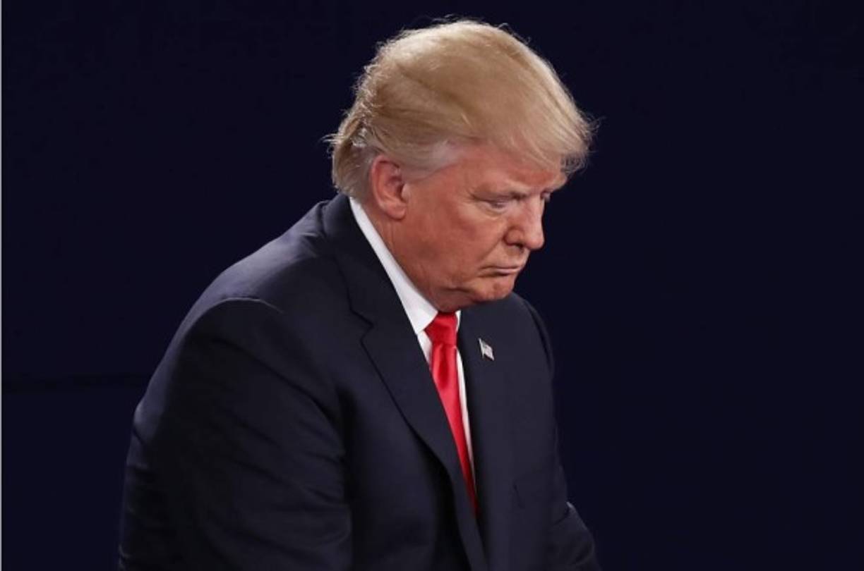 El candidato republicano se mostró hiperactivo, pero en la primera hora agachó la cabeza y cerró sus ojos.