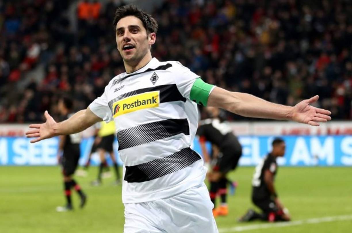 El Borussia Mönchengladbach ha hecho oficial la ampliación de contrato de Lars Stindl hasta 2021. El capitán, que terminaba su vinculación con el club en 2020, ha aumentado un año su vinculación con el equipo alemán. 'Él tendrá un papel central en los planes para la próxima temporada. Estamos contentos con la extensión de su contrato', dijo el director deportivo Max Eberl.