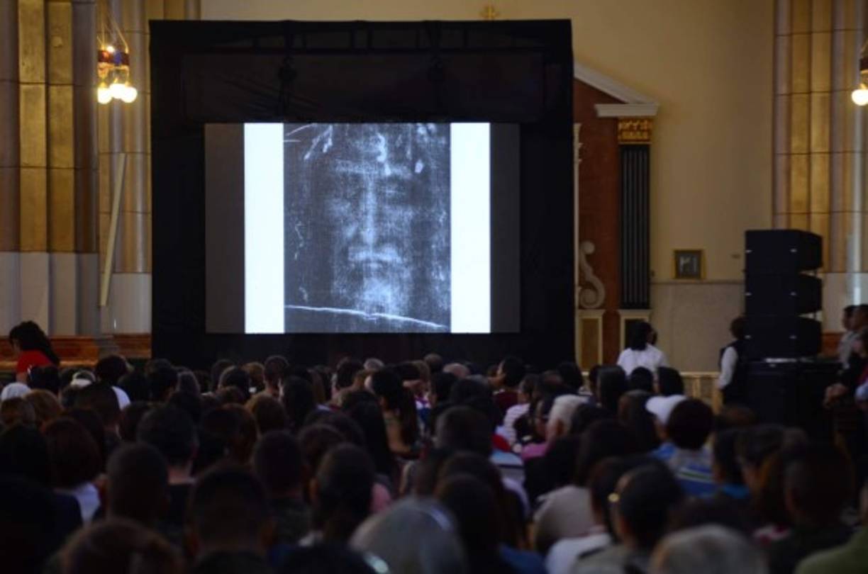Las conferencias se dictarán solamente este jueves y viernes.
