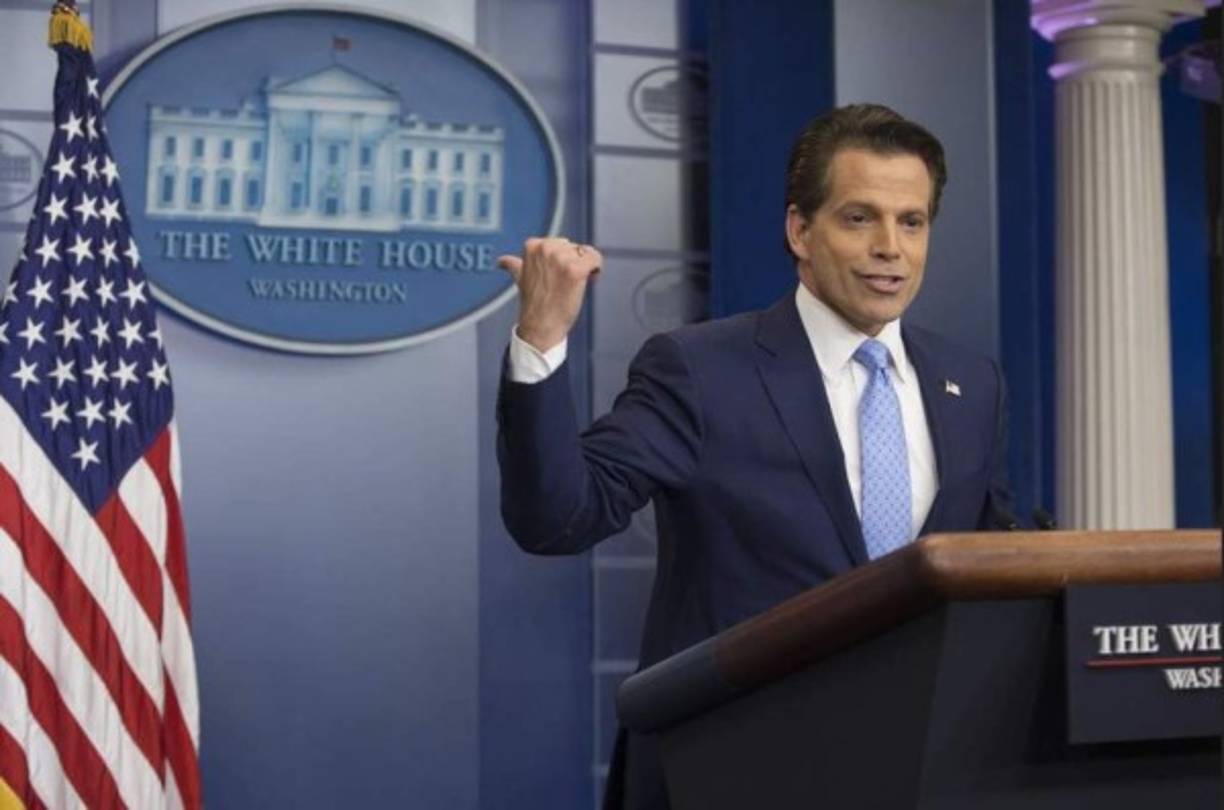 Anthony Scaramucci: Director de comunicaciones de la Casa Blanca desde el 21 de julio hasta su cese el 1 de agosto. Provocó la salida del director del Gabinete Reince Priebus. Fue cesado de manera fulminante por el sustituto de Priebus, el general retirado John Kelly, llegado a poner orden en la Casa Blanca.