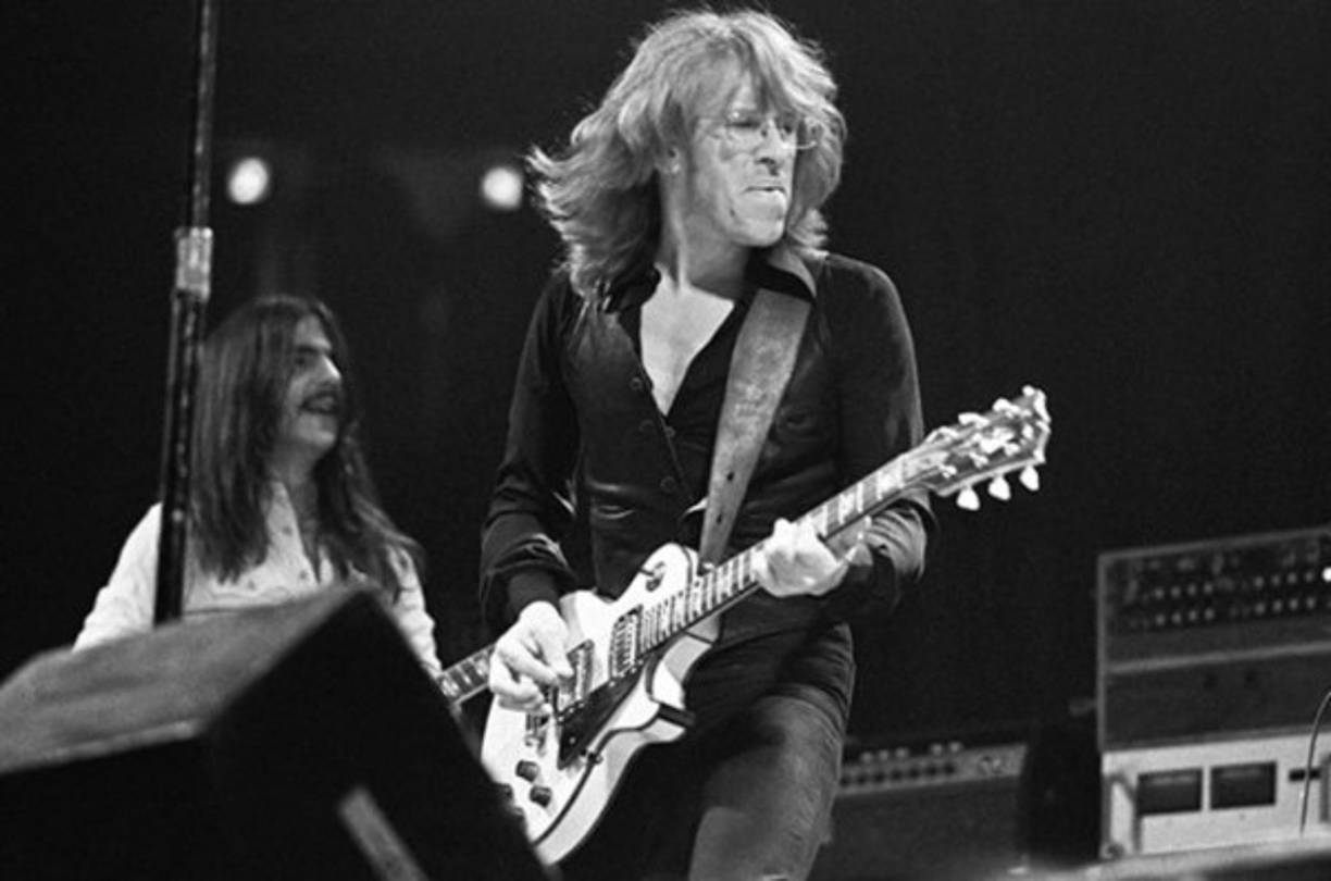 Billy Paul Paul Kantner (28 de enero de 2016). Sus créditos como cofundador, letrista y cantante de la mítica banda de rock sicodélico Jefferson Airplane bastan y sobran para poner a Paul Lorin Kantner en un pedestal de la música popular de los 60 y 70. Desde su base en San Francisco, Kantner y Jefferson Airplane reescribieron los mandamientos del rock para una nueva generación