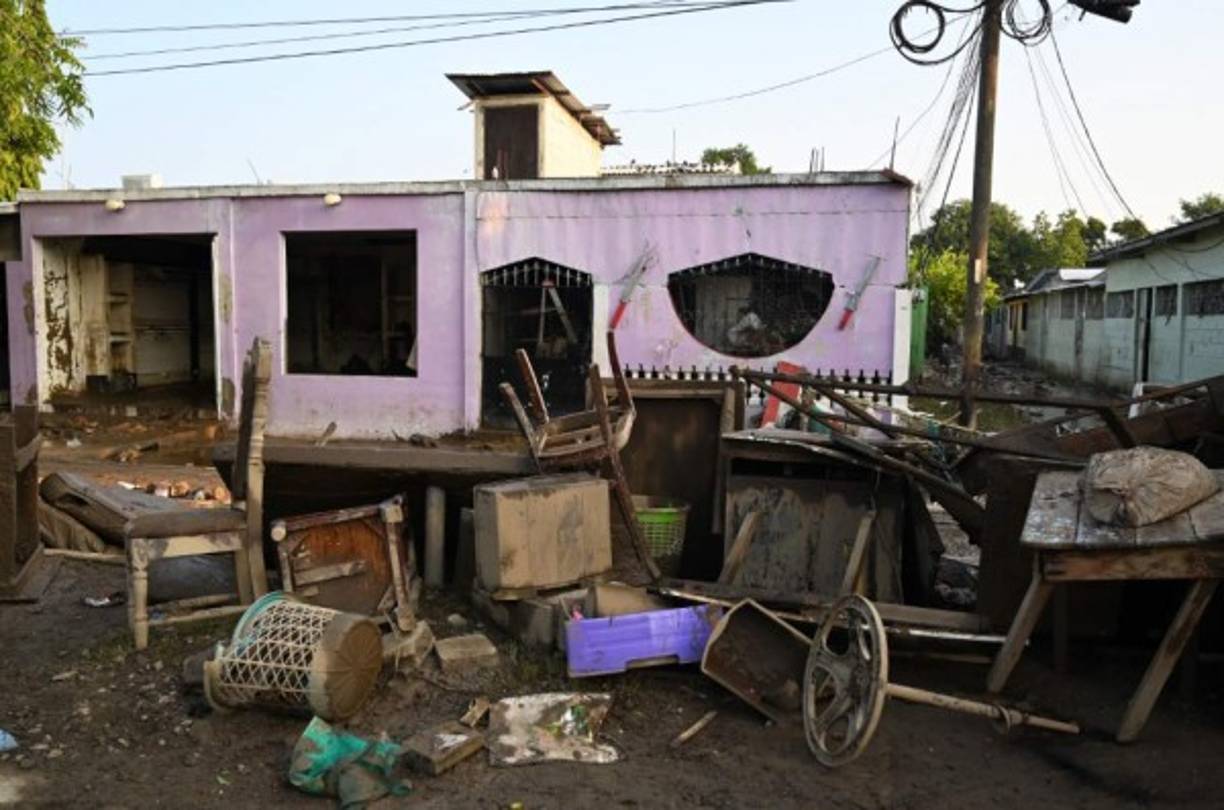 Los pobladores de La Planeta perdieron sus cosas materiales y son pocos los objetos que se pueden ver en las calles.