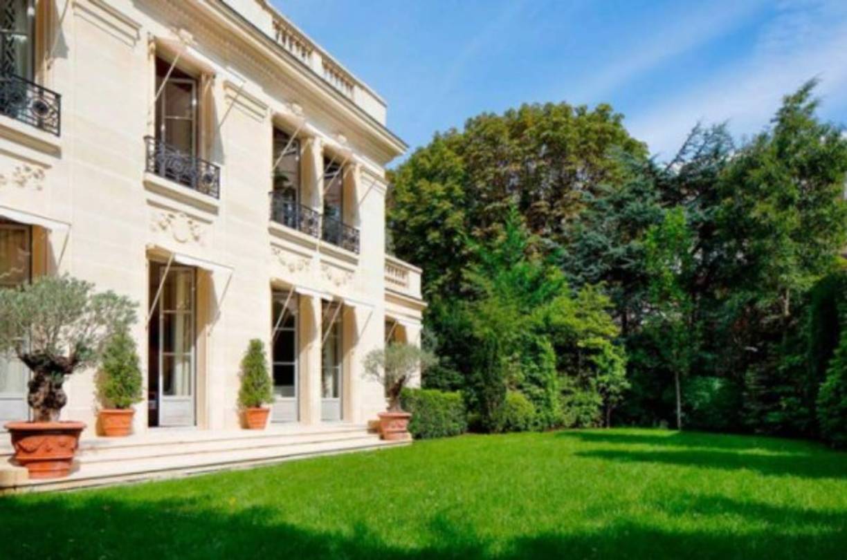 El mencionado medio francés RMC Sport asegura que el rosarino firmó un contrato de arrendamiento el miércoles por la noche para alquilar su nueva casa.