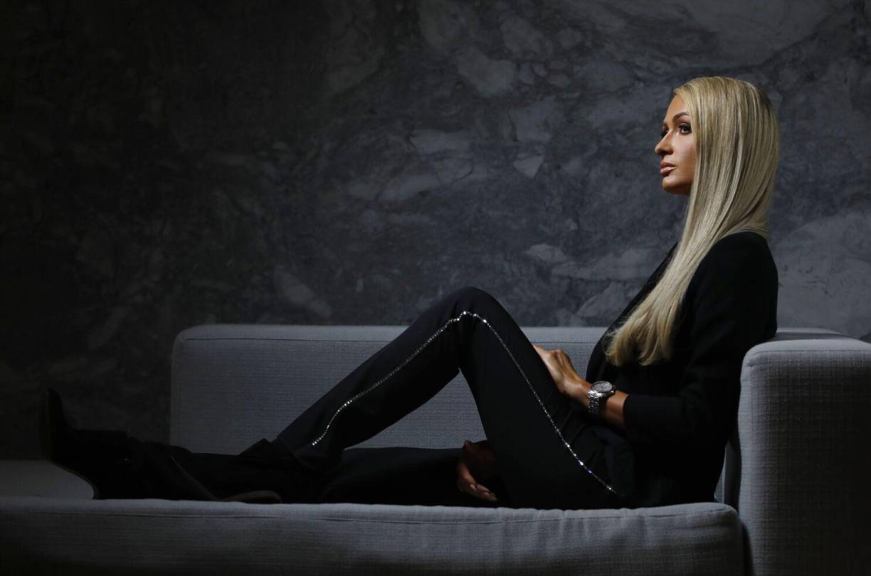 Un día, dichos sujetos invitaron a la socialité y a una de sus amigas a llevarlas a su casa, pero durante el camino le ofrecieron una bebida que la mareó y adormeció inmediatamente.