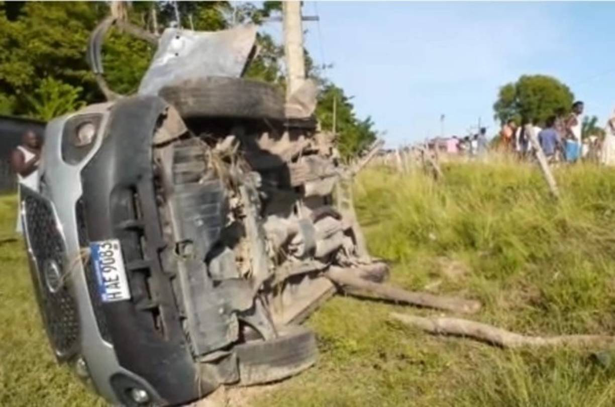 Las cinco personas fallecidas responden a los nombres de Vilma Ivania Hernández, Josué Daniel Tróchez Suazo, Deloren Carolina Flores Diego, Yohana Lizeth Saravia Norales y Nilsa Soray Estrada Guití.<br/><br/>También resultaron cuatro ciudadanos heridos identificados como Jonathan Rodríguez, Keisy Lohani Palacios, Patrik Lalín Castillo y Antonio David Guití, conductor de la camioneta.