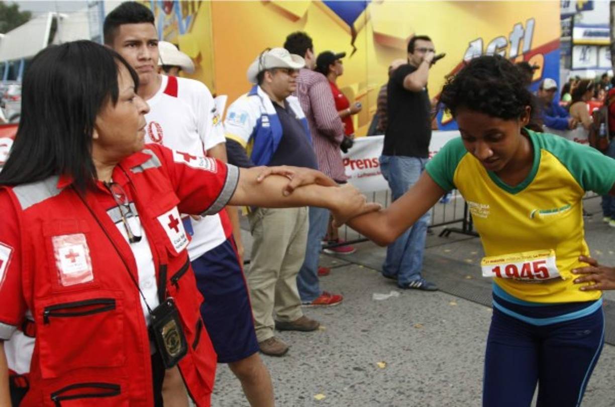 Debido a las tempraturas, en ocasiones los atletas tuvieron problemas.