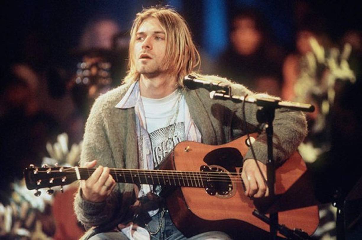 Kurt y Courtney<br/><br/>El líder de la banda “Nirvana” dejó este mundo en el año 1994. Su vida estuvo llena de una serie de misterios, intrigas y preguntas sin contestar que aún siguen generando controversia. Existe una película llamada Kurt & Courtney dedicada a “destapar” toda la verdad oculta en su relación, en la que se señala descaradamente a la viuda del cantante como responsable del fallecimiento de Cobain. “No había huellas dactilares en la escopeta, en la sangre de la estrella había demasiada sustancia estupefaciente como para manejar un arma.” El informe policial determinaba que los testigos fueron pocos, y los que vieron el cuerpo menos, por no hablar de un investigador privado que ella ocultó.