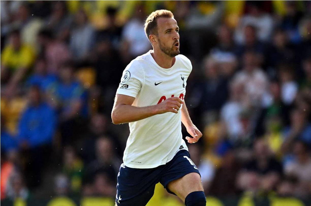 Harry Kane - Según confirma el Daily Mail, parece que este año no habrá culebrón con el delantero británico. Tres causas parecen haber zanjado el caso. En primer lugar, que el Tottenham jugará la Champions el próximo curso; en segundo término, que continúa Antonio Conte al frente del equipo y, por último, que se prevé una inyección económica importante de en torno a 175 millones de euros en el club. Todo de cara para que el sueño de luchar por el título de la Premier se haga por fin realidad.