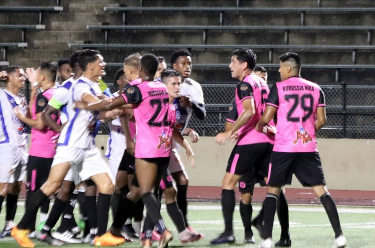 Empujones y golpes en la pelea entre Génesis y Borussia Nola.