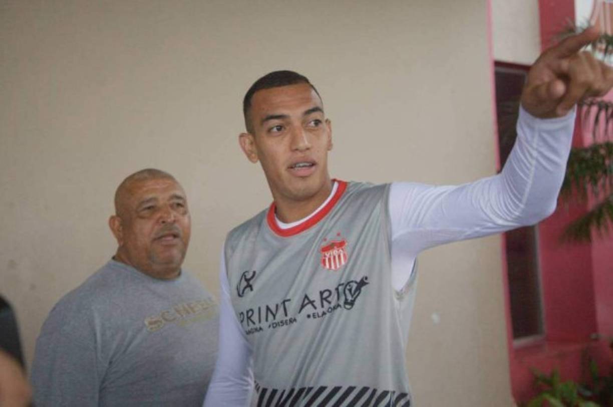 Al mediocampista Devron García se le terminó el préstamo en el Vida y debe regresar al Real España, donde tiene seis meses más de contrato. Los cocoteros buscan seguir contando con él en el próximo torneo.