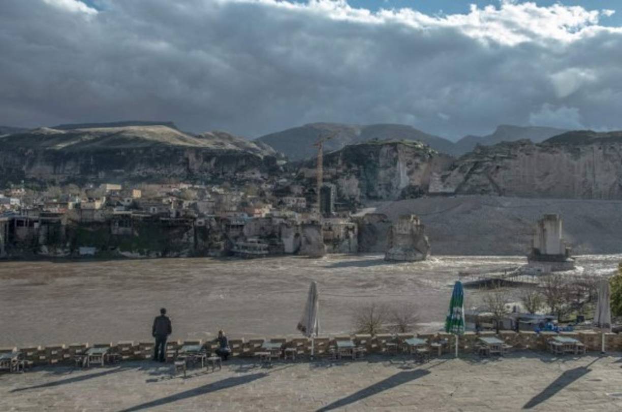 Contactada por AFP, la gestión del agua (DSI), organización responsable de las represas en Turquía, no comunicó las fechas tentativas de fin del proyecto. Pero los medios locales reportan que terminarán este año.