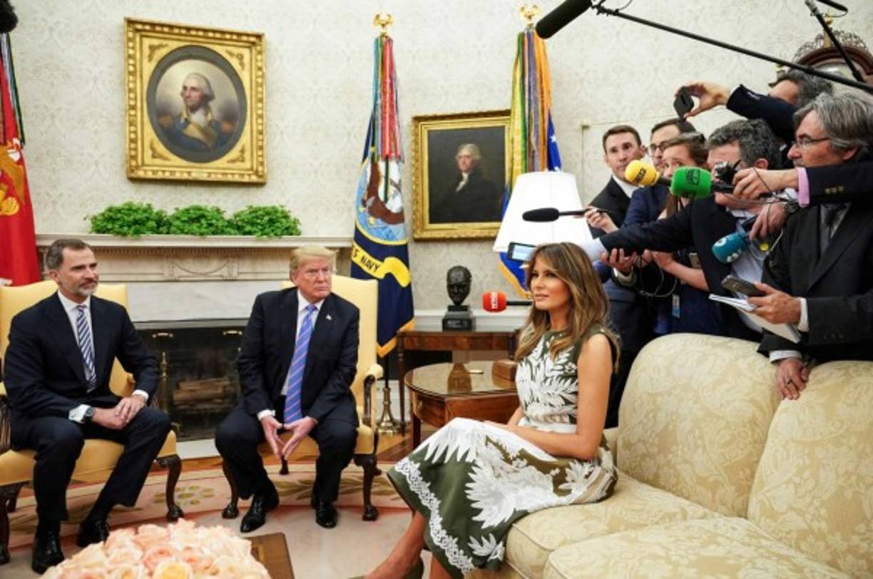 A Melania se la vio con buen aspecto físico después de que el pasado 14 de mayo se sometiera a una intervención de riñón que la obligó a estar hospitalizada varios días.