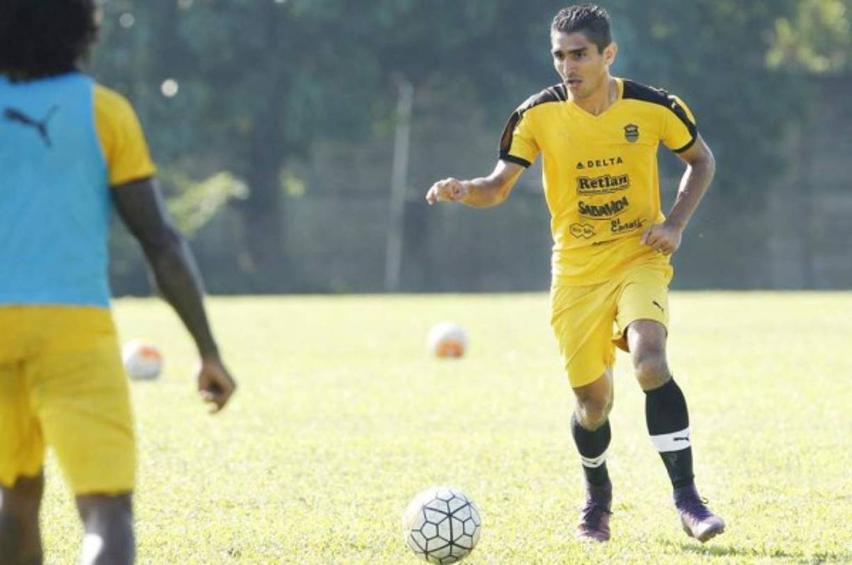 Jorge Claros: Mediocampista del Real España con experiencia. Era titular con Jorge Luis Pinto.