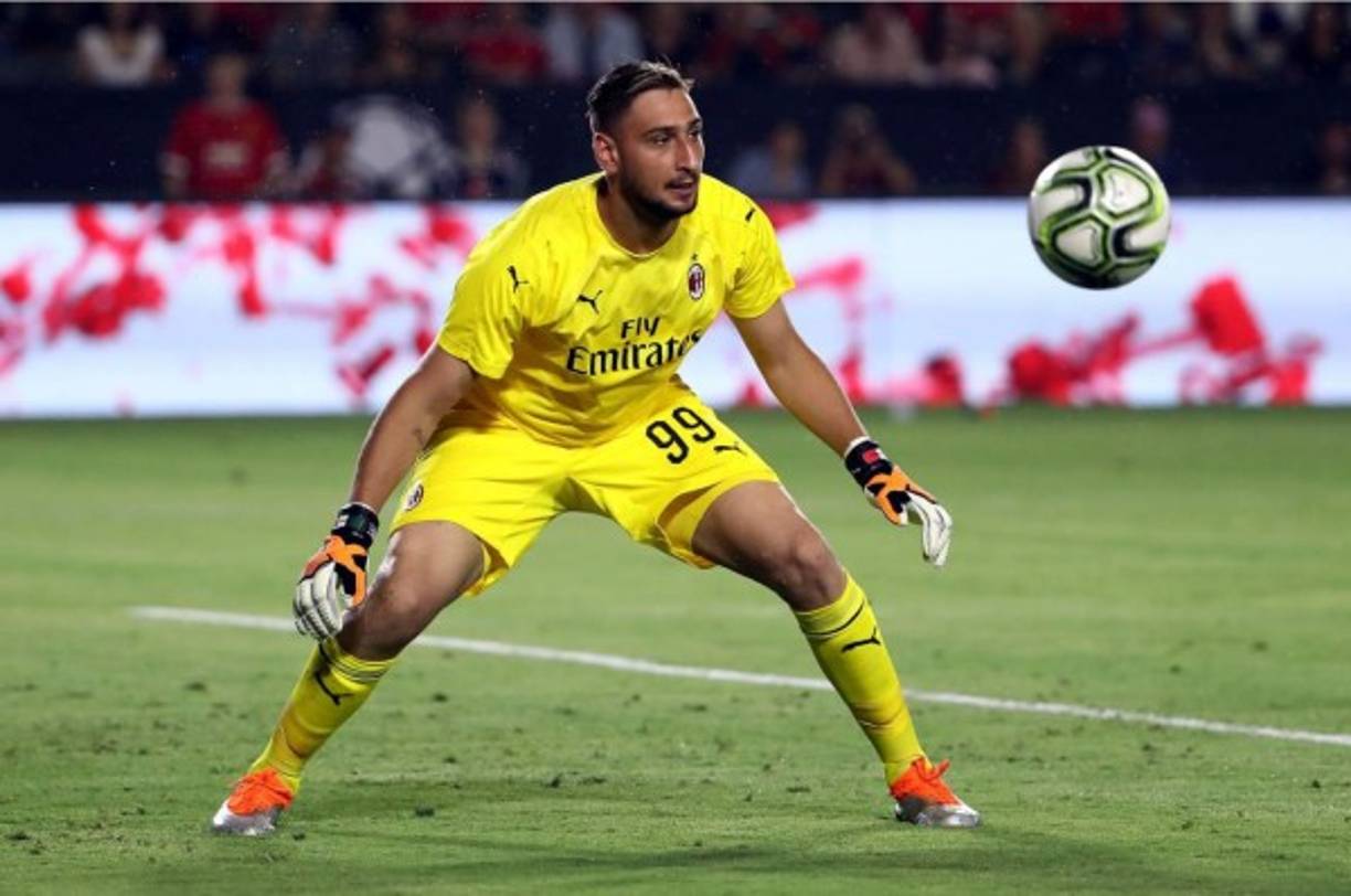 6. Gianluigi Donnarumma - El portero italiano del AC Milan cobra un sueldo de 6 millones de euros.