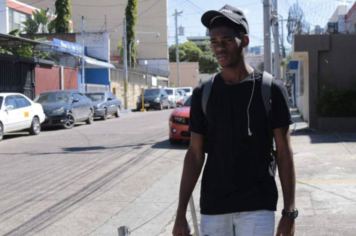 Elvin Casildo Oliva cuenta con 23 años de edad y se desempeña como defensor central. Solamente ha jugado dos partidos en la presente campaña.