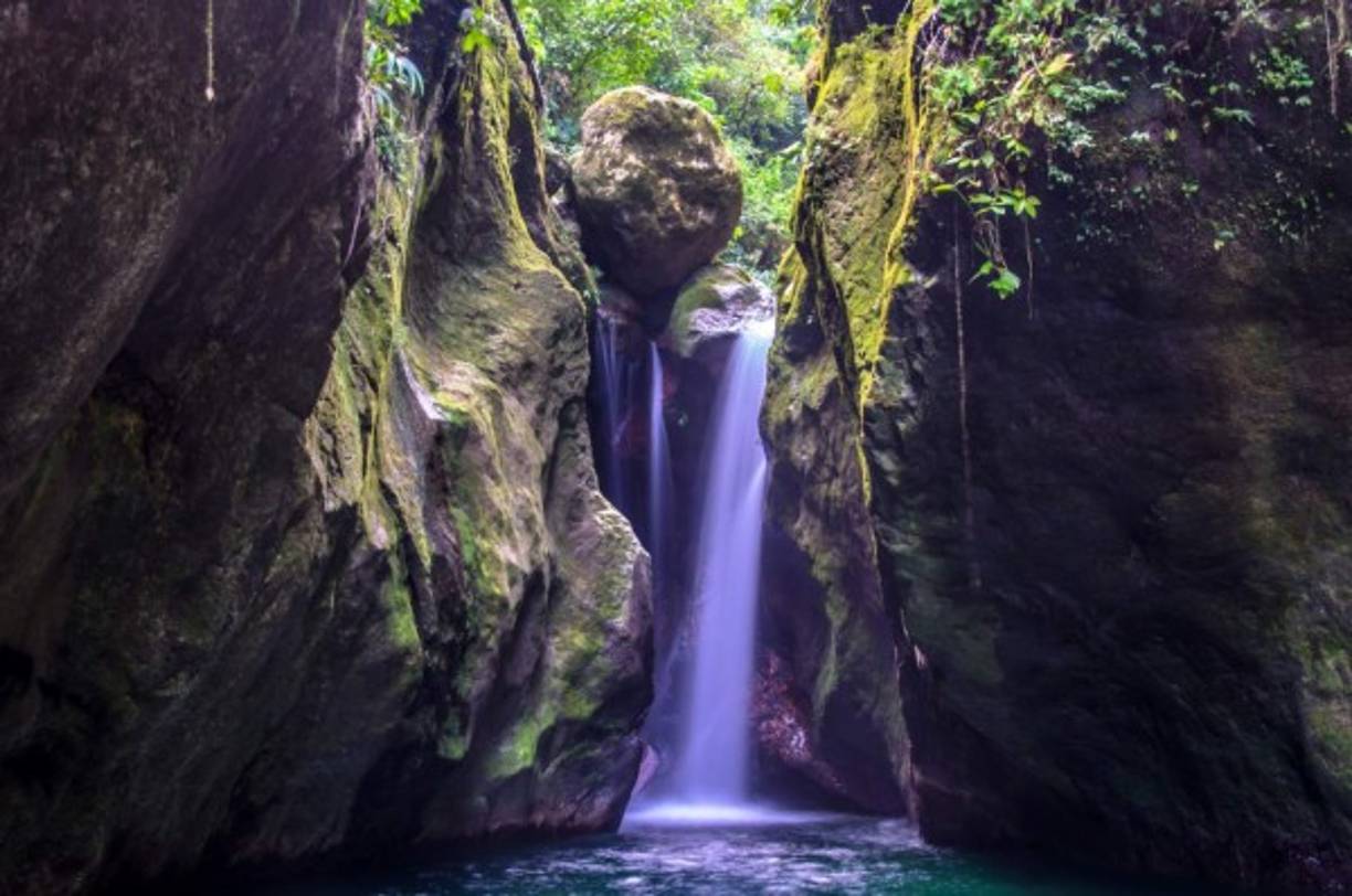 Honduras (39)<br/><br/>Honduras tiene el segundo mejor pasaporte de Centroamérica, solo por debajo de Costa Rica, además el documento hondureño supera al de Rusia que se encuentra en la posición número 51 de los pasaportes más poderosos del mundo en 2020.