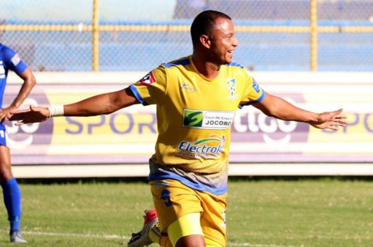 Ovidio Lanza: El delantero hondureño finalizó su contrato con el Jocoro FC de la Liga de El Salvador.