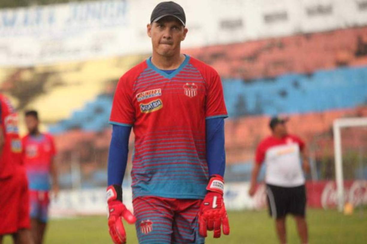 Ricardo Canales: El portero no se presentó al inicio de pretemporada del Vida de La Ceiba y de momento no ha definido su futuro.