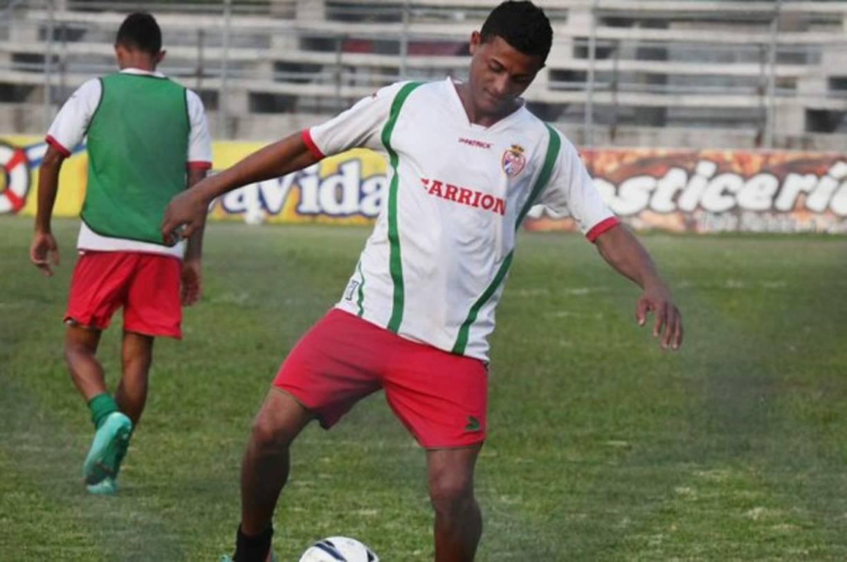 José Danery Barralaga afirmó este jueves que no está triste ni frustrado por no haber superado la prueba para quedarse como refuerzo oficial de Olimpia. 'No me voy a dar por vencido, voy a hacer un buen torneo con Real Sociedad para regresar en el futuro a Olimpia y quedarme'.