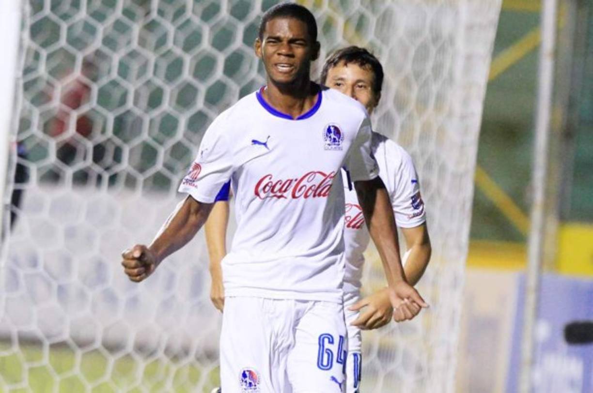 El defensa Elvin Casildo finalmente se quedó en el Olimpia. Se había mencionado que iría a préstamo a la UPN.