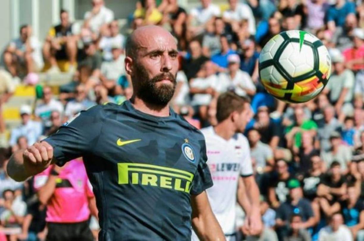 El Inter de Milan está valorando la situación de Borja Valero. El mediocampista podría salir del club interista.