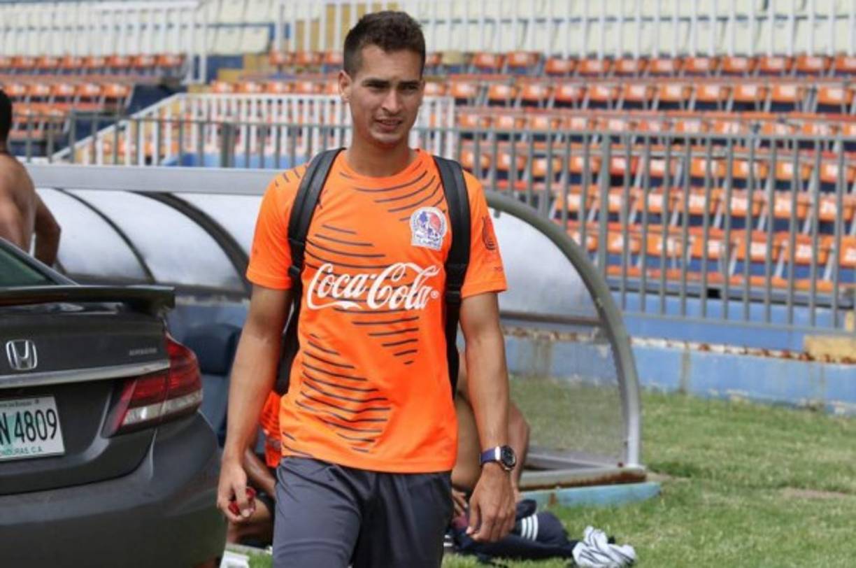 El Vida está trabajando para conseguir el préstamo del mediocampista Marcelo Canales del Olimpia, luego de la salida de Víctor Moncada.