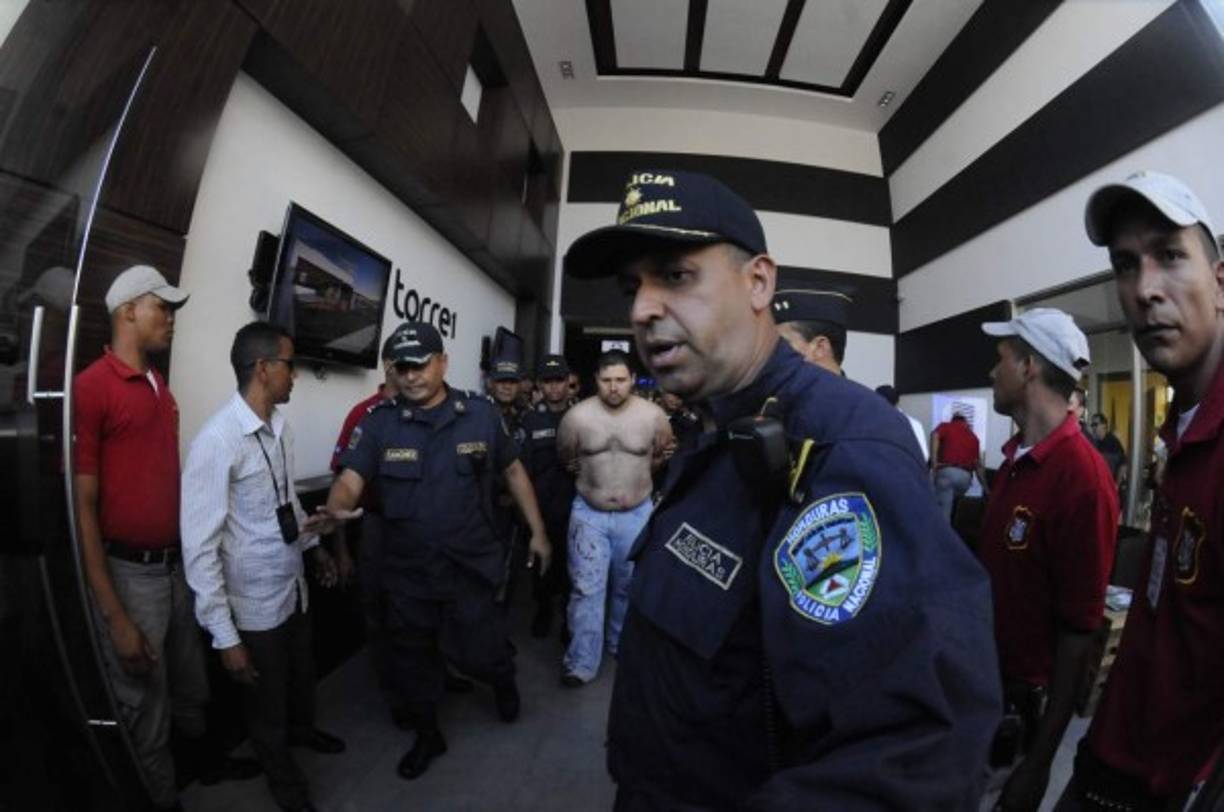 Rigoberto Andrés Paredes Vélez es un joven de 28 años que hoy fue capturado por la Policía por la muerte del profesional del derecho Eduardo Montes.