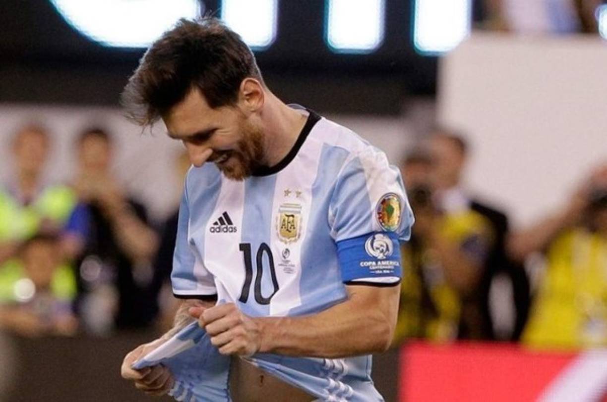 'La Selección no es para mí, lo intenté pero no pude conseguir el título', dijo la Pulga en Estados Unidos unos instantes después de la repetida desilusión.