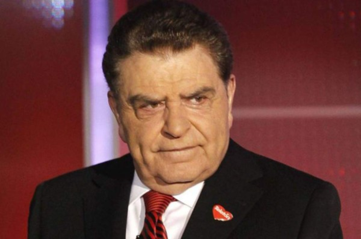 Don Francisco conocido mundialmente por su show 'Sábado Gigante' disfrutó sus mejores años con la cadena Univision. Luego del cierre de su programa tuvo un paso fugaz en Telemundo. Los dueños decidieron no renovar su contrato y actualmente está desempleado.