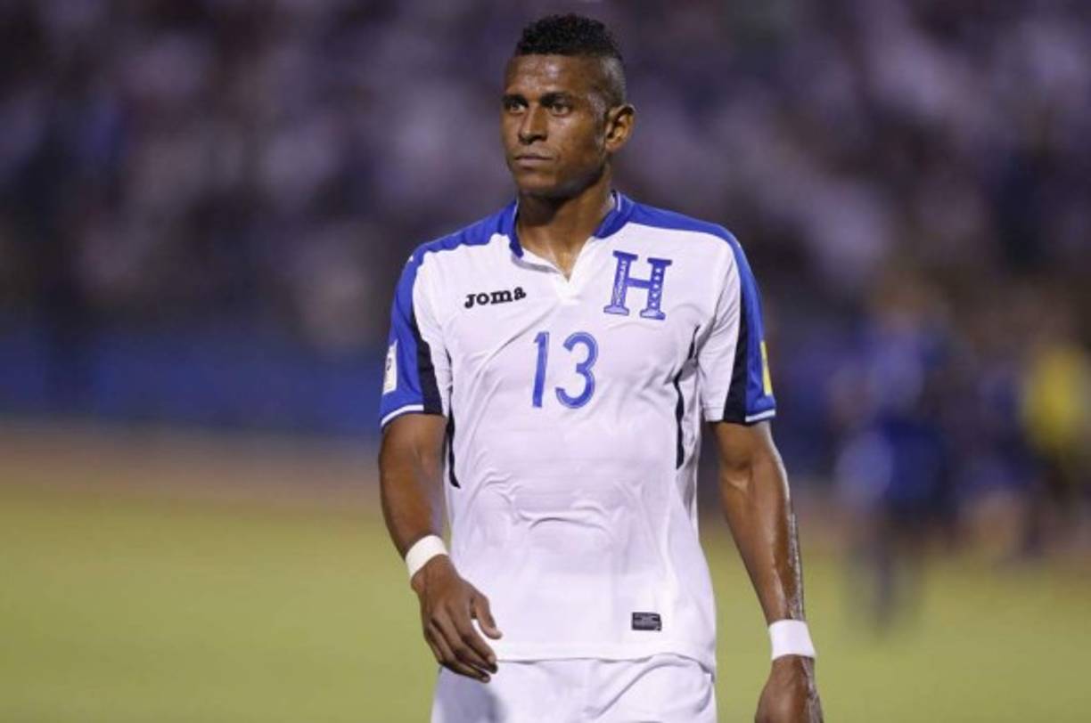 Y Carlo Costly, la afición pide que sea el delantero centro de inicio en el 11 titular de Honduras ante Australia.