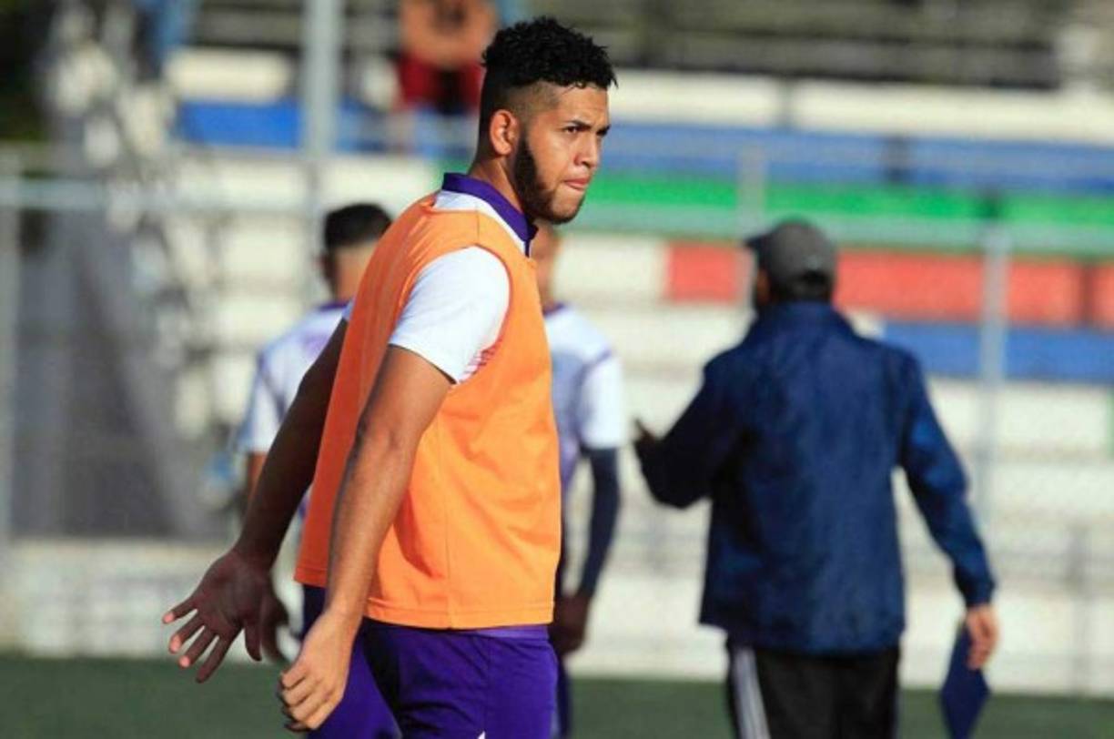 Josué Villafranca: El delantero reveló en HRN que finalmente no jugará en el Real de Minas ya que se unirá al Vida de La Ceiba. El atacante estará cedido a préstamo por parte del Motagua en el club ceibeño.