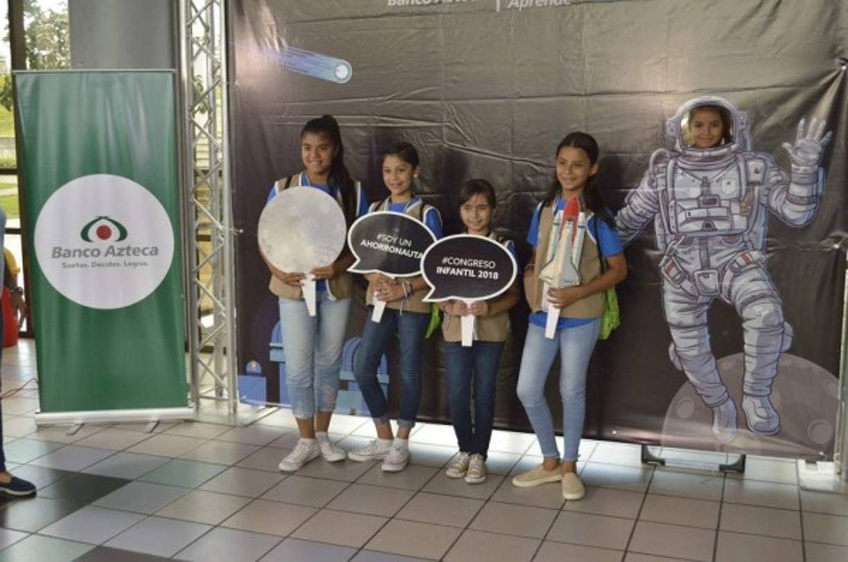 Buscando adaptarse a la tecnología de los inmuebles más modernos del planeta, en julio pasado el Estadio Azteca anunció que retiraría su impecable césped para darle entrada al pasto híbrido, utilizado por PSG, Barcelona, Real Madrid, Liverpool y otros poderosos equipos.