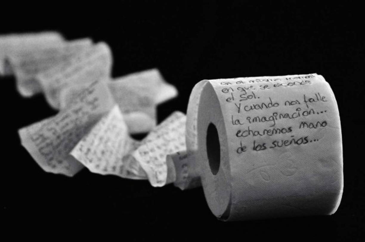 <br/>5. No todos sueñan a color<br/><br/>Un 12% de la gente sueña en blanco y negro. Esto ha ido cambiando con el tiempo, ya que estudios se han hecho acerca de esto desde 1915, y algunos sugieren que el cambio de televisión en blanco y negro a color fue un punto influyente en la forma en la que la gente sueña.