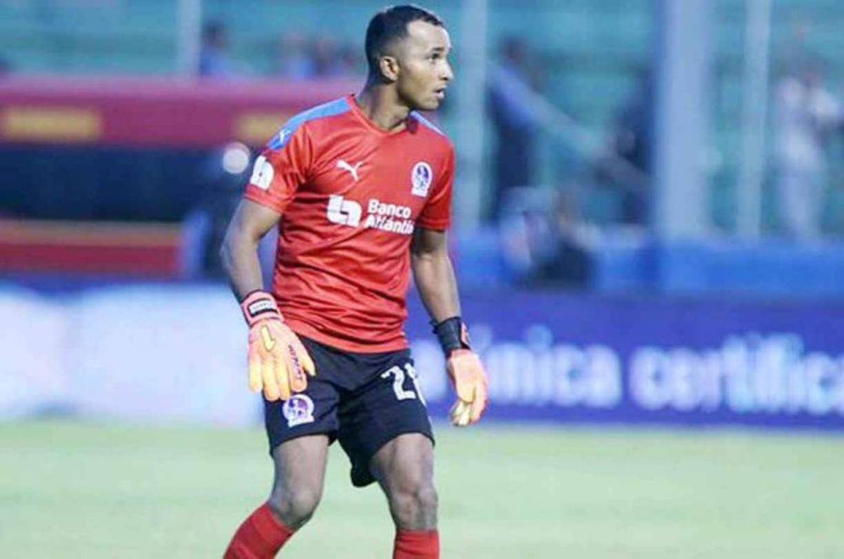 Donis Escober cuenta con 37 años de edad y este torneo espera que Olimpia pueda volver a lograr el título.