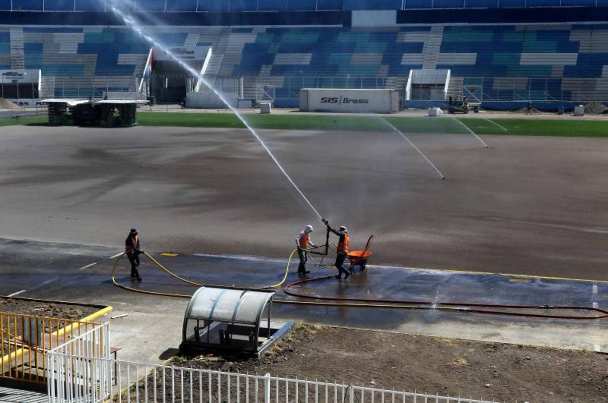 Es importante mencionar que el drenaje y el sistema de riego ya está terminado. Se cambió totalmente y ahora no habrá problemas para jugar bajo la lluvia.