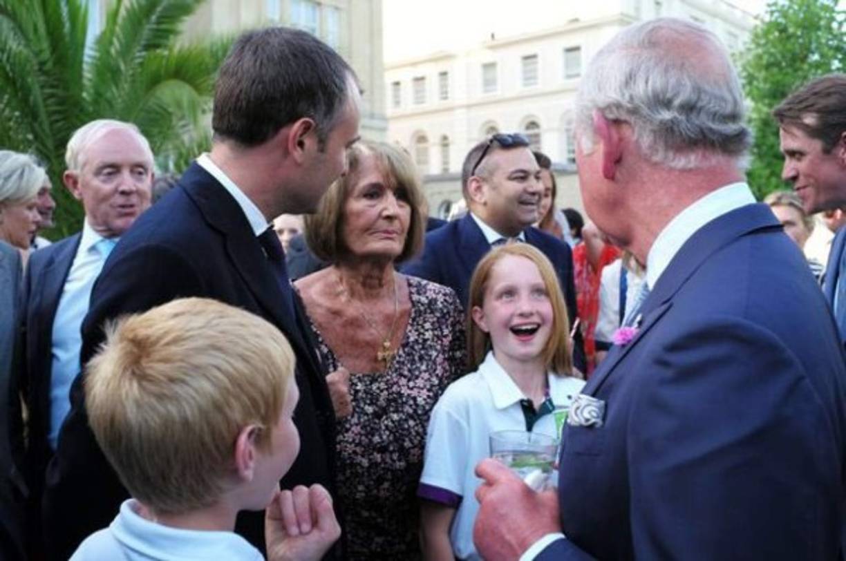 Iris Annabel era la hija mayor del magnate de las finanzas Ben Goldsmith y de su exmujer, la heredera de una familia de banqueros, Kate Rothschild.