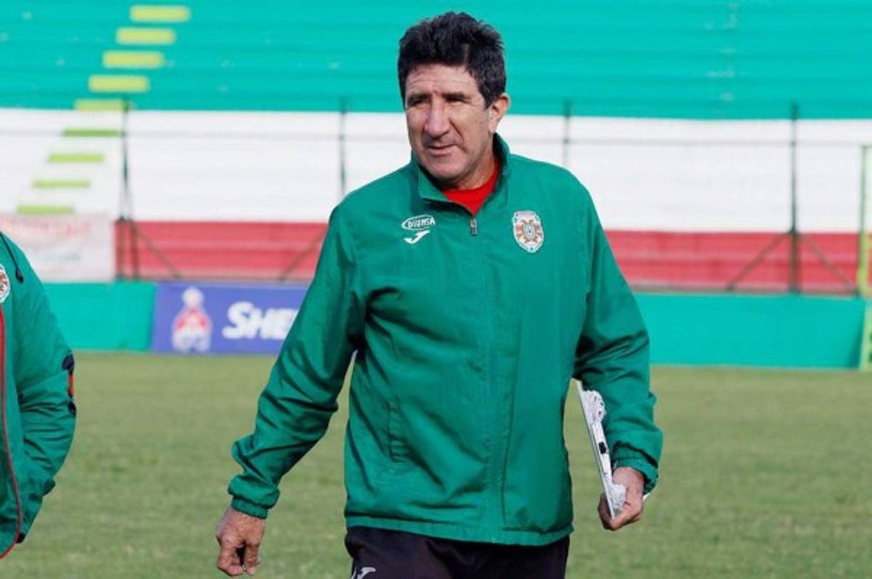 Héctor Vargas: El entrenador argentino señaló en charla con HonduSports que seguirá en el banquillo del Marathón, aunque reconoció que recibió en su momento una oferta por parte del Municipal de Guatemala.