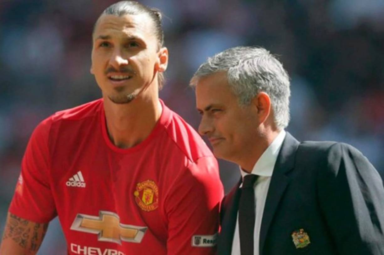 Mourinho quiere traer de vuelta a Zlatan Ibrahimovic al Manchester United, donde la temporada pasada ya lo entrenó.