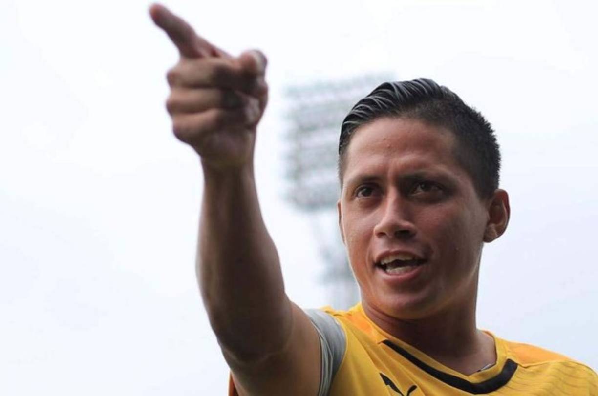 Aldo Oviedo: El mediocampista finalizó su contrato con Real de Minas y se habla que podría tener ofertas de clubes de la zona norte.<br/>